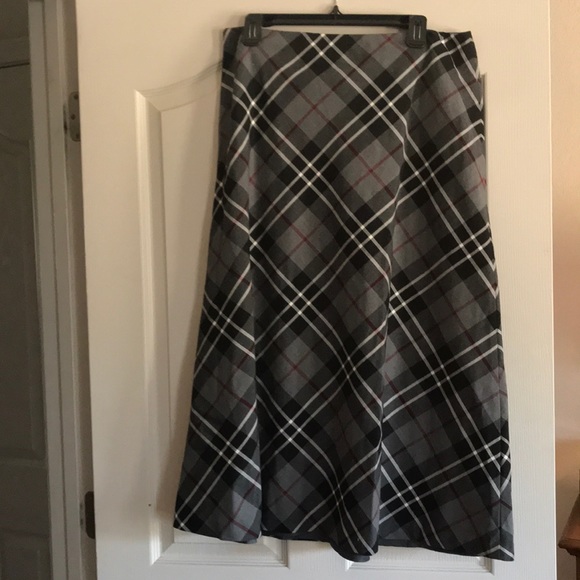 Plaid skirt - Picture 2 of 3